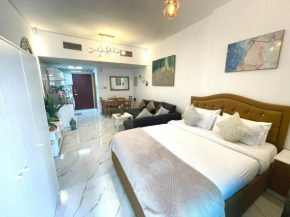 Diamond Crown - Studio Holiday Apartment in Dubai Marina